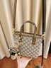 酷奇袋鼠包包女2025七夕復古水桶包ins時(shí)尚百搭手提單肩斜挎包包女 棕色提花料[贈小兔子] 曬單實(shí)拍圖