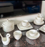漢茗官方正宗景德鎮(zhèn)高溫瓷碗盤具套裝輕奢高級感骨瓷餐具整套喬遷禮物 【性價比8-10人】60件丨錦盒裝 曬單實拍圖