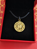 中國黃金（CHINA GOLD）黃金項鏈女款立體足金吉祥八寶羅盤(pán)吊墜情人節生日禮物送女友愛(ài)人 八寶羅盤(pán)項鏈【黑繩】約1g 曬單實(shí)拍圖