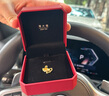 周大福 杏福相擁優(yōu)雅銀杏黃金吊墜(工費(fèi)120)約1.9g EOF74七夕禮物 曬單實(shí)拍圖