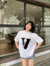 一寸相思純棉t恤女白色短袖2025新款爆款夏季時(shí)尚百搭小眾獨(dú)特別致上衣服 白色-字母V L (100-110斤） 曬單實(shí)拍圖