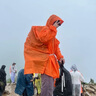三峰出三峰雨衣戶外登山徒步男女通用超輕爬山釣魚超輕雨披多功能防雨15 2025款滌塔夫衣袖款藍色L 曬單實拍圖
