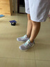 特步童鞋【氫風(fēng)8.0護(hù)足跑鞋】夏季透氣旋鈕扣飛彈科技機(jī)器人同款跑鞋 帆白/普魯士藍(lán) 【氫風(fēng)8.0】 35 碼 曬單實(shí)拍圖