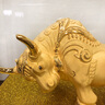 唐登絨沙金招財(cái)鴻運(yùn)金牛擺件牛擺設(shè)辦公室公司商務(wù)開業(yè)禮品工藝品 鴻運(yùn)金牛 大號(hào) 曬單實(shí)拍圖