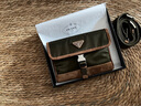 PRADA/普拉達【禮物】男士再生尼龍和絨面牛皮革手機保護套手機包 麝香綠色/可可色 曬單實(shí)拍圖