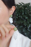 伊燦亞克力貝殼玉石耳墜女耳釘設(shè)計(jì)高級(jí)感耳環(huán)2025年新款爆款輕奢耳飾 亞克力貝殼玉石耳墜 曬單實(shí)拍圖