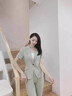 皮爾卡丹（pierre cardin）粉色短袖西裝套裝女2025新款夏季氣質(zhì)職業(yè)裝小個(gè)子薄款小西服套裙 ZY2122豆綠西裝+豆綠裙 S 曬單實(shí)拍圖