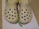 卡駱馳（crocs）男女鞋經(jīng)典洞洞鞋戶(hù)外休閑時(shí)尚潮流沙灘鞋涼拖鞋 10001-2Y2 41-42 曬單實(shí)拍圖