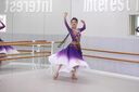 勤記維吾爾族服裝女高級感新款新疆維吾爾族舞蹈服大擺裙民族風舞臺演 紫白過渡色服裝+帽子 L 曬單實拍圖