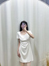 MeetMetro瑪依爾設(shè)計感方領(lǐng)連衣裙女2025夏季新款時尚收腰a字短裙 杏色 S 曬單實拍圖
