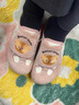 他她徐若晗同款黃油小熊聯(lián)名厚底勃肯鞋女包頭拖鞋4SZ01BH5米白/粉 36 曬單實(shí)拍圖