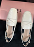 他她（TATA）復(fù)古包頭涼鞋女羊皮氣質(zhì)粗跟時裝涼鞋夏新款YET01BH4 米白 36 曬單實拍圖