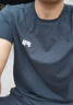 FILA官方男子短袖T恤夏季簡約圓領(lǐng)運(yùn)動(dòng)男裝上衣休閑針織套頭衫 深黑-BK（新版） L 175/96A 曬單實(shí)拍圖