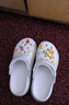 名創(chuàng)優(yōu)品（MINISO）洞洞鞋女款2025新款eva防滑防臭沙灘鞋增高涼拖鞋女夏季外穿 白色+美食集(10個)滴塑 38-39 曬單實拍圖