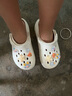 名創(chuàng)優(yōu)品（MINISO）洞洞鞋男女夏季外穿涼鞋防滑厚底踩屎感包頭涼拖鞋 白色+海洋星星 曬單實拍圖