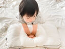艾茵美 兒童枕頭1-3-6-12歲小孩嬰兒寶寶幼兒園記憶枕小學(xué)生枕定型枕 K1【適合1至2歲】 純色 曬單實(shí)拍圖