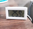 維央數(shù)顯溫度計(jì)帶探頭魚缸養(yǎng)殖用高精度電子溫度傳感器冰箱空調(diào)溫度計(jì) 白色【1米線】【配2個(gè)紐扣電池】 【第二件半價(jià)】 曬單實(shí)拍圖
