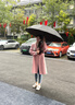 愛(ài)上雨商務(wù)原木手柄大號(hào)長(zhǎng)雨傘定制logo高端抗風(fēng)直桿雙人廣告?zhèn)阌D案字 【商務(wù)必備】16骨閃耀黑-原木柄 曬單實(shí)拍圖