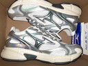 美津濃（MIZUNO）SPEED 2K男鞋女鞋春夏新款經(jīng)典慢跑鞋輕量緩震透氣鞋運動(dòng)跑步鞋 【SPEED 2K】白/銀/幻銀 38 正碼正拍 曬單實(shí)拍圖