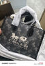 蔻馳（COACH）女士馬車(chē)圖案印花ACE 17號(hào)托特包單肩包斜挎包女包 B4/松露色 黑色 曬單實(shí)拍圖