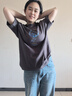 粉媚夢(mèng)純棉短袖潮流t恤女夏季衣服女裝新款2025t恤衫大碼半袖正肩上衣 純棉月亮魚(yú)印花t恤深灰色 M 【建議110斤以內(nèi)】 曬單實(shí)拍圖