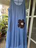 初語(yǔ)綠絨蒿刺繡U領(lǐng)無(wú)袖背心裙女2025夏新款休閑田園風(fēng)度假連衣裙 淺藍(lán)色 L 曬單實(shí)拍圖