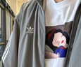 阿迪達(dá)斯 adidas【滔搏運(yùn)動】三葉草女子OVERSIZED TT夾克 JD3394 M 曬單實拍圖