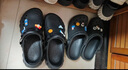 卡駱馳crocs檀健次同款波波洞洞鞋舒適百搭男戶外沙灘鞋包頭拖鞋女鞋|207937 黑色-001 尺碼偏大，選小一碼 46 /47(300mm) 曬單實拍圖