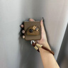彩系可愛(ài)卡通小熊支架手提繩華為pocket2手機殼新款pockets折疊屏p50網(wǎng)紅ins風(fēng)翻蓋防摔保護套女款潮 棕色+棕色咖啡豆小熊半圓皮質(zhì)支架+卡其棕手繩 華為 Pocket 2 曬單實(shí)拍圖