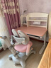 源氏木語(yǔ)兒童實(shí)木學(xué)習桌小學(xué)生家用寫(xiě)字桌書(shū)房課桌椅手搖升降書(shū)桌 粉色書(shū)桌+上架(100x60x76cm) 曬單實(shí)拍圖