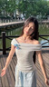 微光里2025夏季新款一字肩條紋短袖t恤女法式花朵純欲辣妹露肩性感上衣 一字肩藍花t恤白色M碼80-110斤 曬單實拍圖