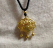 寶慶銀樓黃金項(xiàng)鏈長(zhǎng)命鎖吊墜福字平安鎖足金999寶寶金鎖嬰兒黃金周歲禮 足金小福鎖【黑繩】 約1.5g 曬單實(shí)拍圖