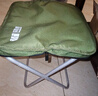 探險者（TAN XIAN ZHE）折疊凳子便攜式板凳椅子高鐵地鐵火車(chē)無(wú)座神器戶(hù)外旅游迷你小馬扎 【加厚夾棉】天青色-輕量鋁合金 曬單實(shí)拍圖