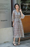 玖姿·安娜蔻優(yōu)雅復(fù)古肌理感靈動(dòng)垂墜輕禮服連衣裙女秋款 花紫紅 S 曬單實(shí)拍圖