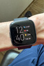 FITBITFitbit Versa 2 手環(huán)防水運(yùn)動健身睡眠藍(lán)牙來電智能心率GPS手表 ' 黑色 曬單實(shí)拍圖
