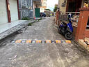 衡運(yùn)【終身質(zhì)?！肯鹉z減速帶緩沖減速型板斜坡公路道路減速板加厚汽車限速壟緩沖帶地下車庫使用 100*35*4高人字形橡膠減速帶（地下車庫首選） 曬單實(shí)拍圖
