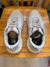 斯凱奇（Skechers）運動(dòng)鞋子男子皮革質(zhì)感網(wǎng)面透氣復古休閑防震百搭潮酷耐磨 乳白色/OFWT 41 曬單實(shí)拍圖
