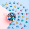 得力(deli)100只19mm彩色長尾夾票夾  大桶裝票夾 5#小號金屬燕尾夾 辦公用品 100只/筒 8555-D 曬單實拍圖