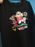 威克多（VICTOR）勝利蠟筆小新速干羽毛球服套裝透氣男女運(yùn)動(dòng)文化衫吸濕排汗短袖短 小新套裝黑+黑 3XL XXXL 曬單實(shí)拍圖