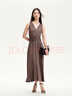 VEROMODA連衣裙女2025秋冬新款大V領(lǐng)褶皺設計高腰無(wú)袖顯瘦連衣裙 奧克棕色 2XL 曬單實(shí)拍圖