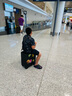 原熱FEVERA智能電動(dòng)行李箱騎行可登機(jī)坐載人代步神器旅行拉桿箱小包車 經(jīng)典黑一個(gè)電池/續(xù)航15公里 曬單實(shí)拍圖