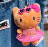 ZOZX日本Kitty黑皮辣妹手機背夾掛繩可愛斜跨掛繩百搭手機夾掛繩斜挎鏈毛絨玩偶公仔防丟便攜可背裝飾 夏威夷黑皮泳圈【背夾+玫紅繩】 曬單實拍圖