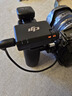 大疆（DJI）Mic Mini 無(wú)線麥克風(fēng) 專業(yè)錄音直播領(lǐng)夾無(wú)線小蜜蜂 手機(jī)相機(jī)單反vlog采訪降噪收音器 Mic Mini （一發(fā)一收）一拖一 官方標(biāo)配【不含 Lightning 手機(jī)連接頭】 曬單實(shí)拍圖