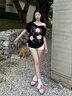 LDBE hellokitty刺繡黑色斜肩短袖t恤女夏季設(shè)計(jì)感小眾修身露肩上衣潮 黑色 S 【90斤以內(nèi)】 曬單實(shí)拍圖