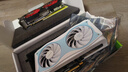 萬(wàn)麗GeForce RTX 5060 OC 8GB GDDR7 雪狐 DLSS 4 淺色白色 星云系顯卡黑神話游戲設(shè)計(jì)AI獨(dú)立游戲顯卡 RTX5060-O8G-PolarFox雪狐 曬單實(shí)拍圖