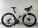 崔克（TREK）公路車 MADONE SL 5 碳纖維氣動競賽級24速公路自行車直郵到家 亮面水晶白色/啞光深煙灰色 M（建議身高166-177CM） 曬單實拍圖