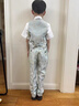 FIDQIOG品牌男童英倫風(fēng)西裝禮服帥氣走秀主持人演出服 短褲三件套(馬甲+短褲+胸針) 140 cm 曬單實(shí)拍圖