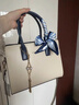 喵小姐輕奢高端品牌女士手提包包女包新款媽媽托特包簡(jiǎn)單大方高級感小眾 白配藍(時(shí)尚休閑百搭通勤大容量) 曬單實(shí)拍圖