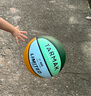 迪卡儂（DECATHLON）兒童籃球?qū)W生訓(xùn)練籃球藍(lán)黃色5號(hào)球-4833506 曬單實(shí)拍圖