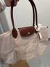 瓏驤（LONGCHAMP）新品 女士中號長柄可折疊手提單肩購物袋餃子包托特包女包 2605 089 P71 紙白色 曬單實拍圖